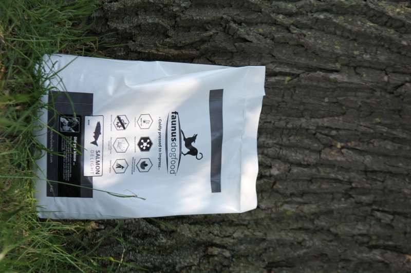 MINI SALMON DELIGHT 4 KG